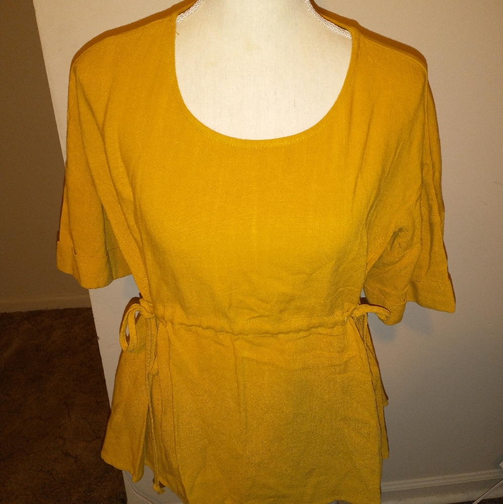 New Boutique top with side ties